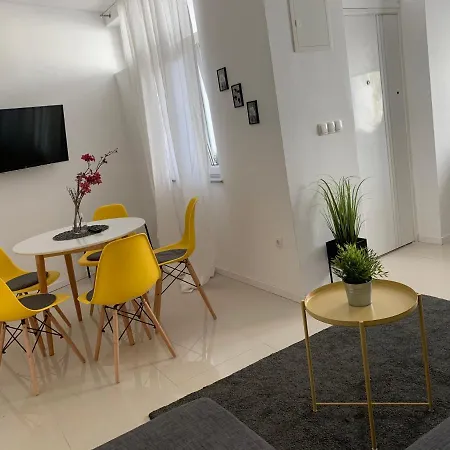 Luce 아파트 트로기르