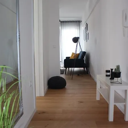 아파트 Luce 트로기르